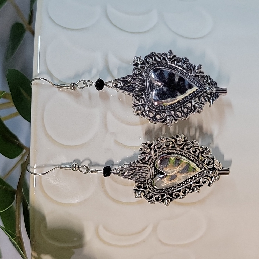 🔥LAST PAIR🔥 Hearts Aflame Drop Earrings - Picture 2 of 4